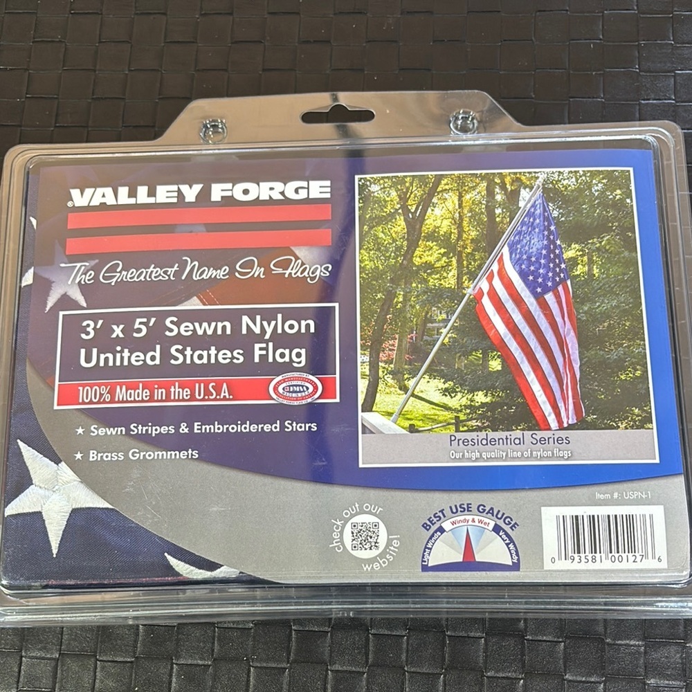 Valley Forge Nylon United States Flag,sewn stripes/embroidered stars,grommets